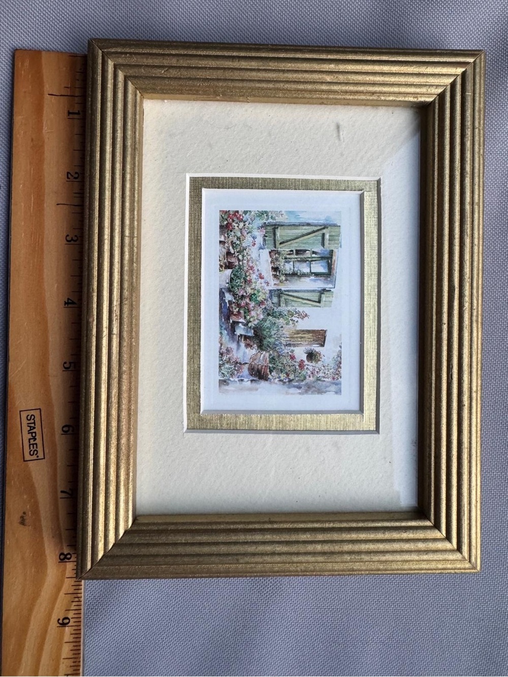 Gold Ribbed Frame Wall Art -